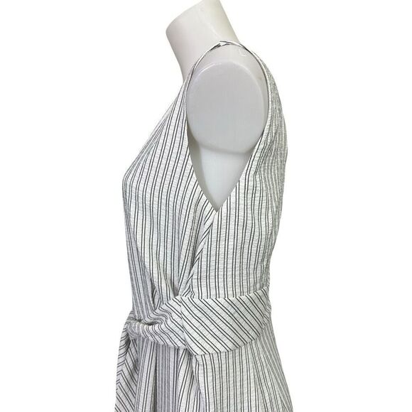 Calvin Klein White Black vertical Stripes V Neck Tie Front Jumpsuit sz 12 - Picture 5 of 9